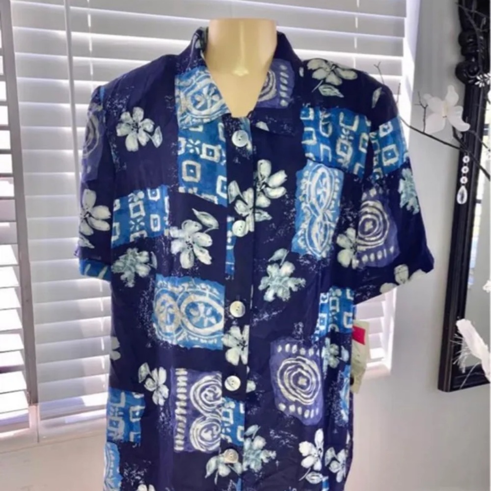 MAGGY  LONDON shirt for women 
Size XL